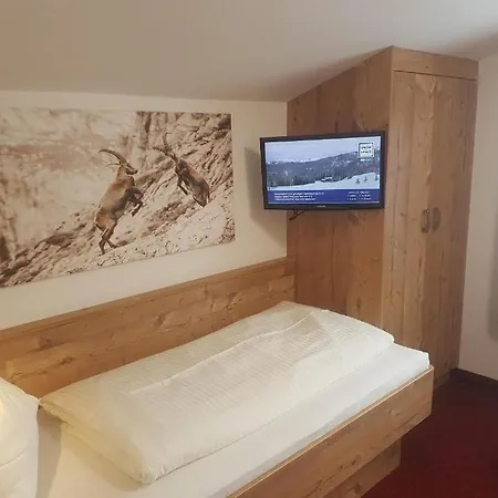 Flo's Design Suite, & Breakfast Hotel Wagrain