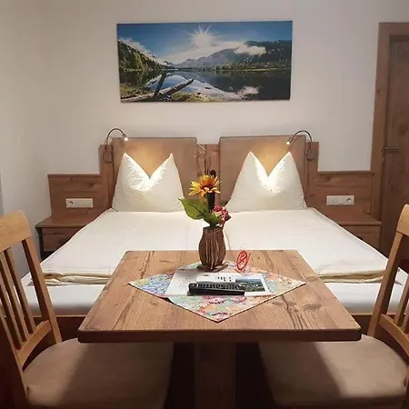 No1 - Flo's & Breakfast 3*