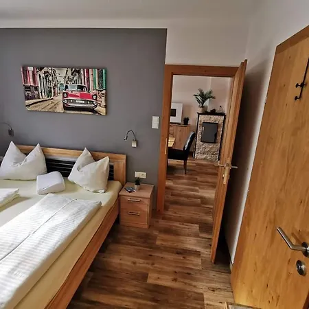 Hotel Flo's Design Suite, & Breakfast 3*