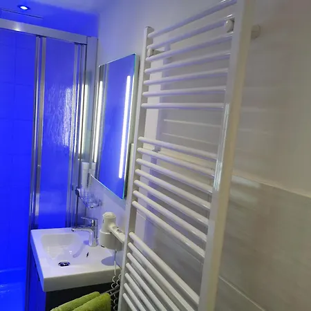 Flo's Design Suite, & Breakfast Hotel 3*