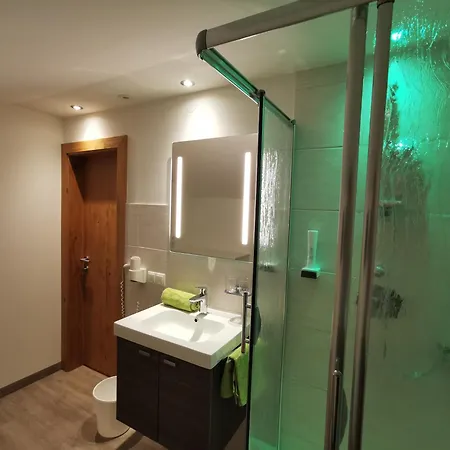 No1 - Flo's & Breakfast