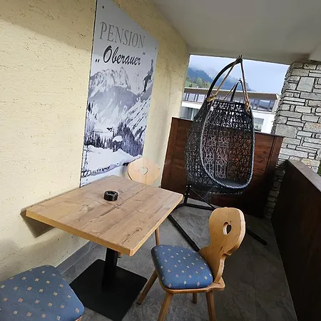 No1 - Flo's & Breakfast Hotel