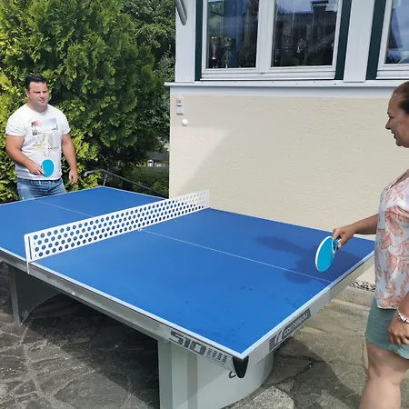 Hotel No1 - Flo's & Breakfast Wagrain