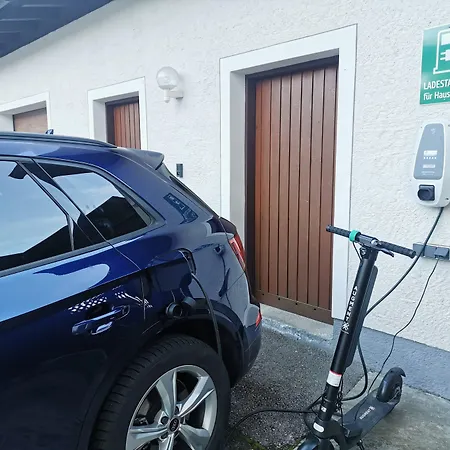 No1 - Flo's & Breakfast