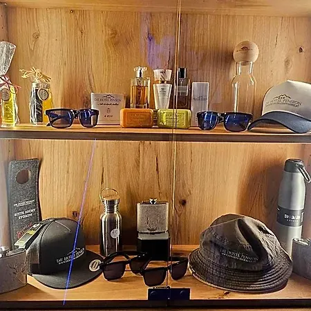 Hotel No1 - Flo's Modern & Breakfast 3*
