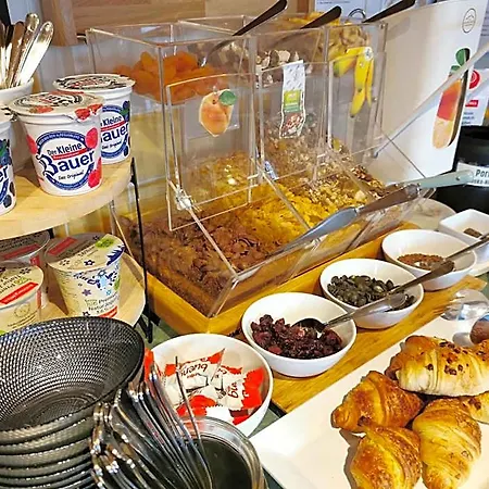 מלון No1 - Flo's Modern & Breakfast וואגריין
