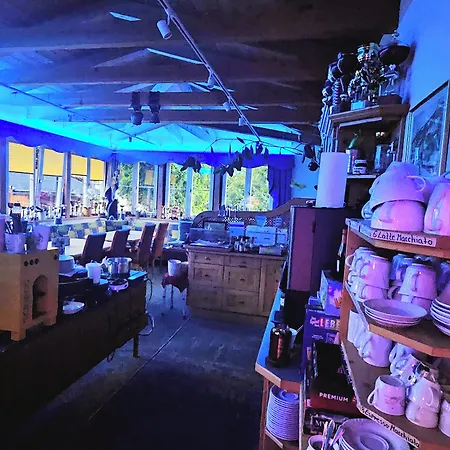 No1 - Flo's Modern & Breakfast 3* Wagrain