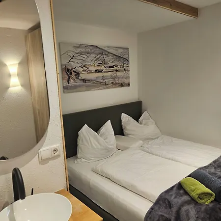 Hotel No1 - Flo's Modern & Breakfast Wagrain